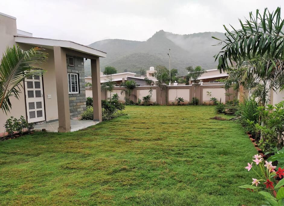 Nine Hill Villa - 2Bhk Private Villa With Pool Udaipur Buitenkant foto