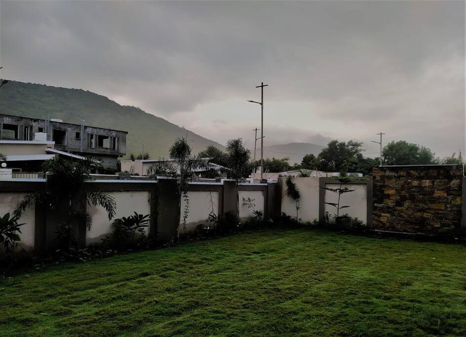 Nine Hill Villa - 2Bhk Private Villa With Pool Udaipur Buitenkant foto