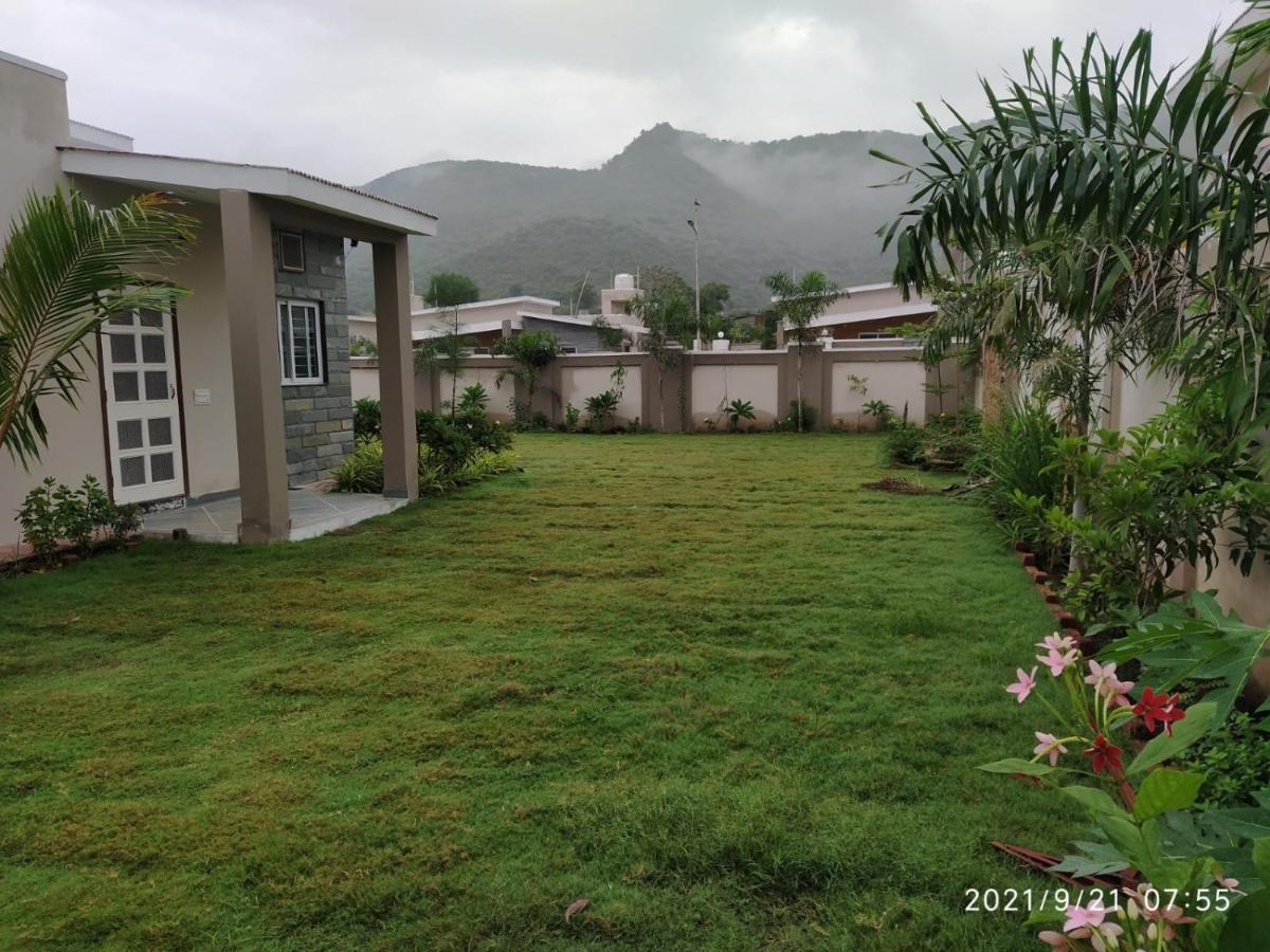 Nine Hill Villa - 2Bhk Private Villa With Pool Udaipur Buitenkant foto