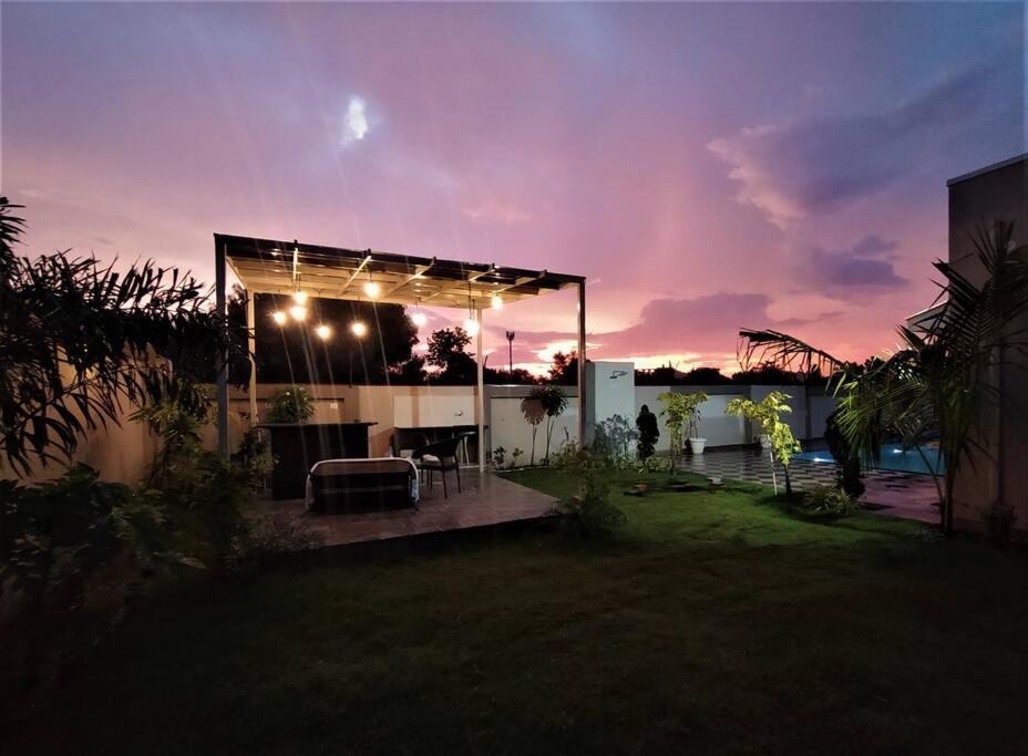 Nine Hill Villa - 2Bhk Private Villa With Pool Udaipur Buitenkant foto